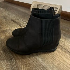 Sorel black ankle boots size 10!